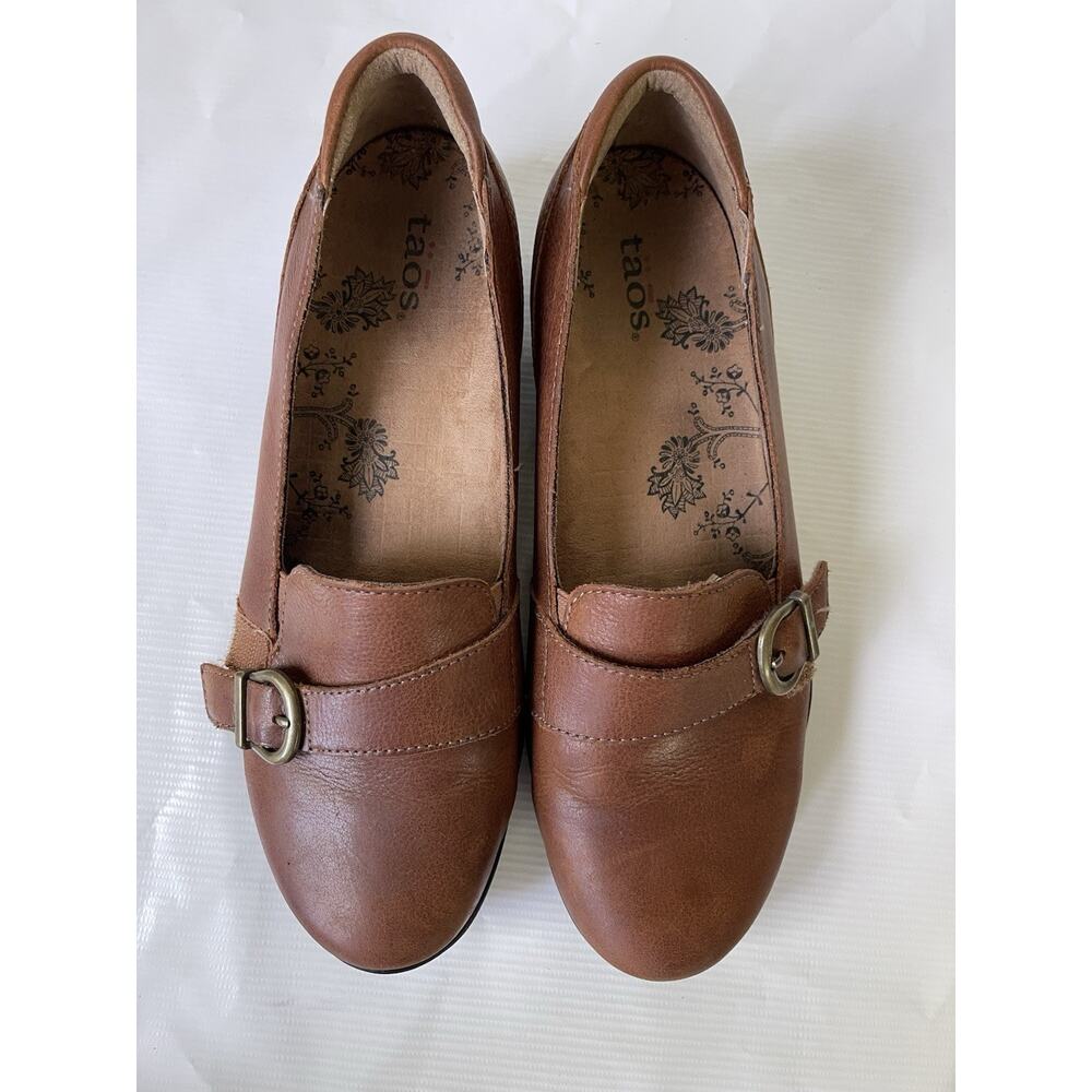 Taos Footwear Brown Leather Loafers with Buckle
